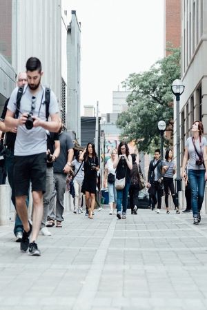 pedestrians-918471_960_7200